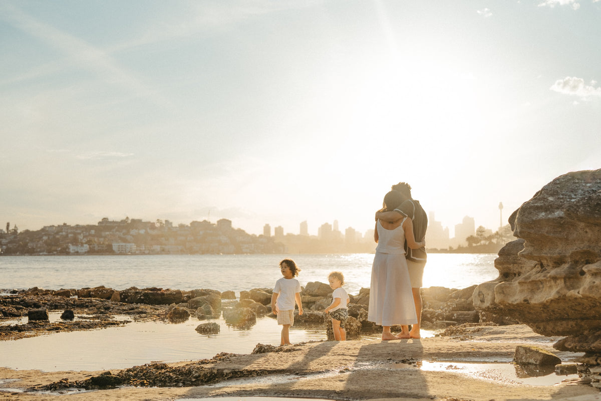 Beach family shoot: family sunset