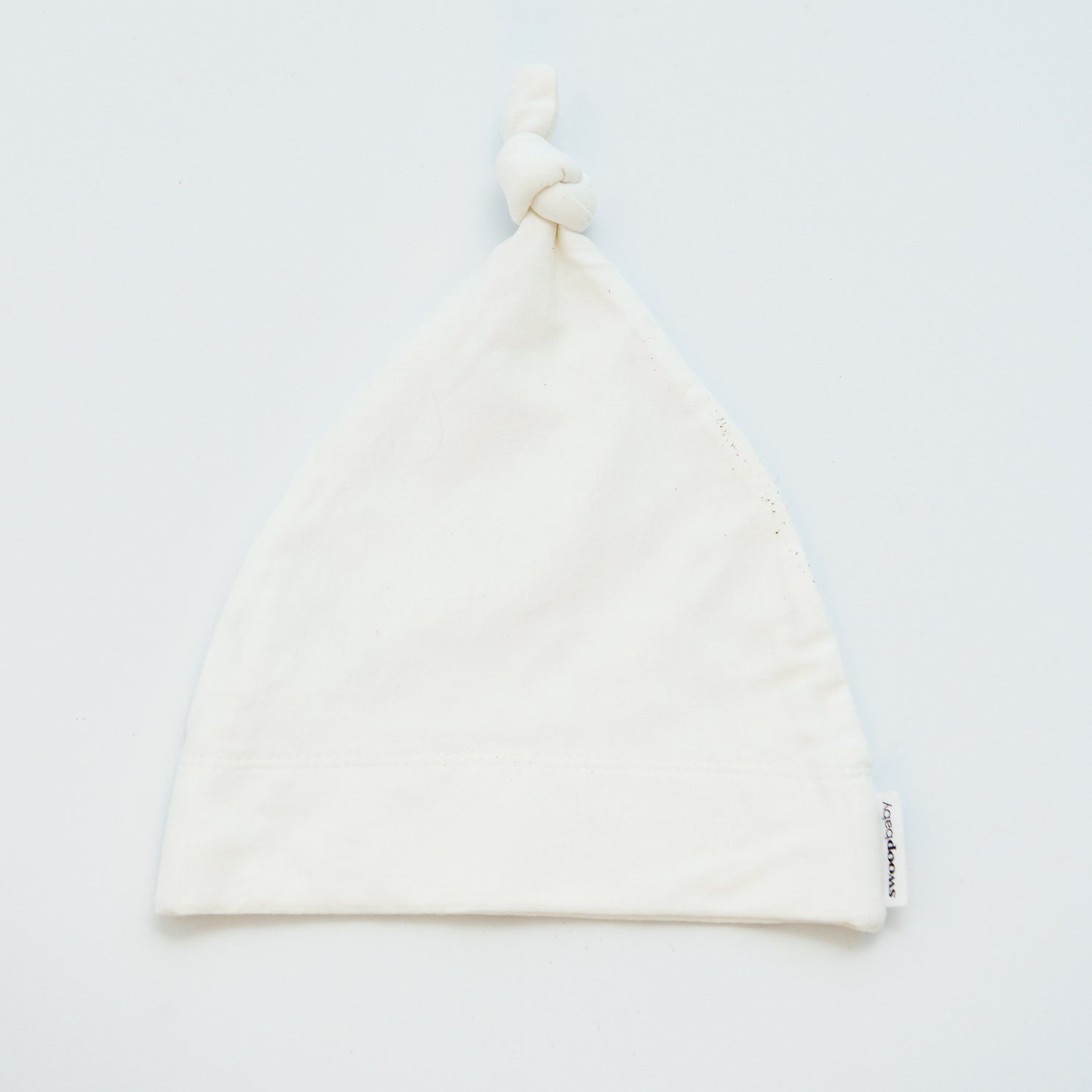 Knotted Beanie – White